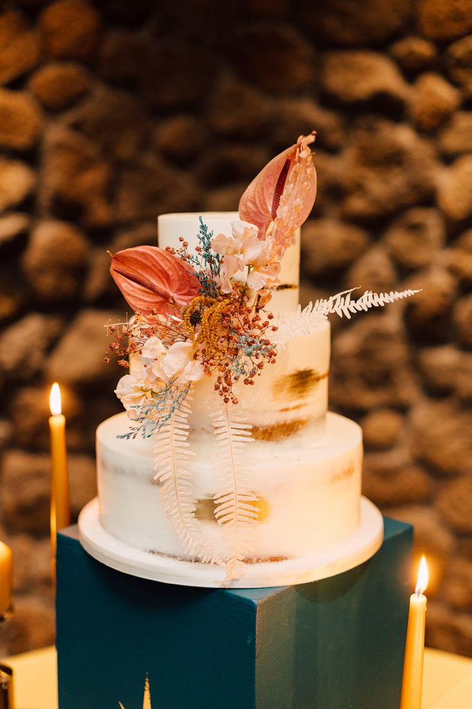 metallic gold modern wedding cake